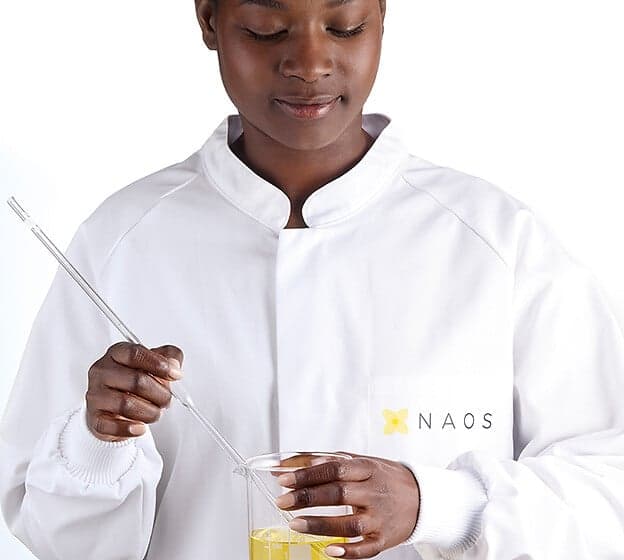 visuel laborantine chez Naos